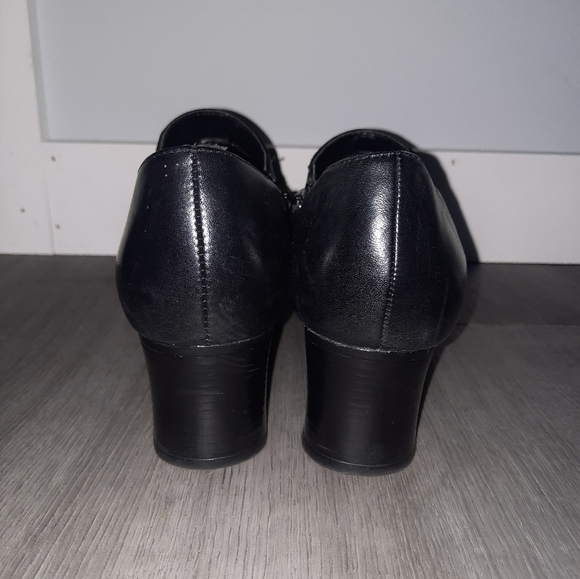Clarks Black Leather Ankle Booties - Picture 4 of 5